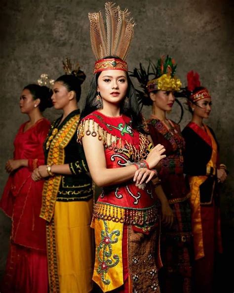 gambar lihat kostum kebangsaan puteri indonesia cukup unik murai