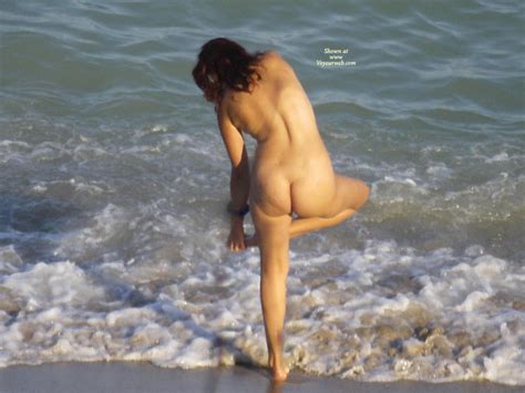 beach voyeur nw nude wet girls 2 august 2010