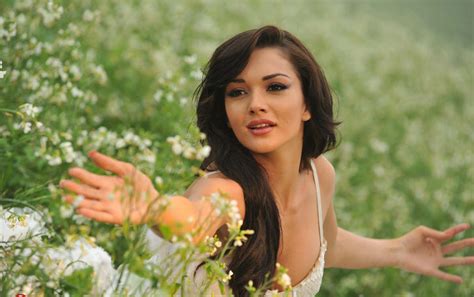 actress amy jackson cute stills movieraja collection of movie reviews videos and gallery