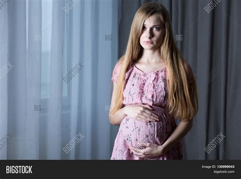 Pregnant Teenage Girl Image And Photo Free Trial Bigstock