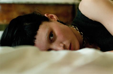Rooney Mara Girl With A Dragon Tattoo On Golden Globes And Academy