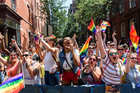 Best Gay Pride Pictures In Nyc From This Years Gay Pride Parade