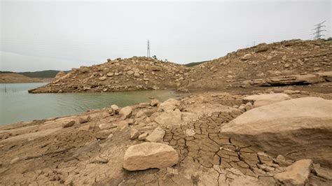 Sequía En España La Imagen De Pantanos Y Ríos Vacíos