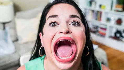 largest mouth gape female guinness world records
