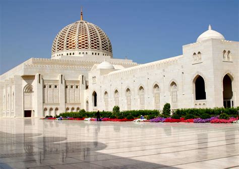 cosa vedere  muscat capitale delloman  porta doriente