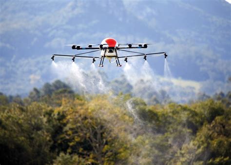 drone spraying revista pesquisa fapesp