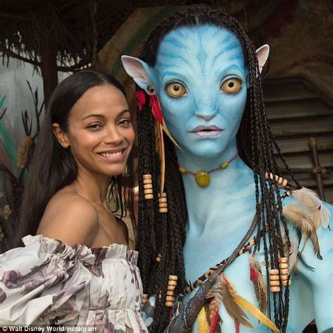 Zoe Saldana Dons Cold Shoulder Dress At Avatar Opening Daily Mail Online