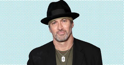 gilmore girls scott patterson on why it was hard to be luke again and