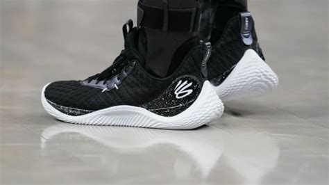 stephen curry debuts   shoes   game  sports