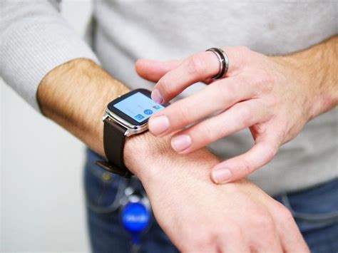 smartwatch  uae feature sensors explained  buyguideae