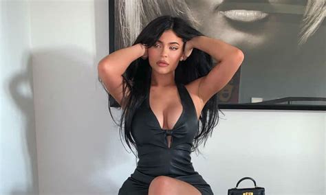 Kylie Jenner Shows Off Her Curvy Body On Instagram