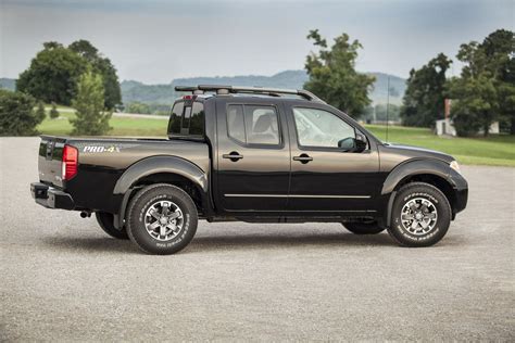 nissan frontier picture  truck review  top speed