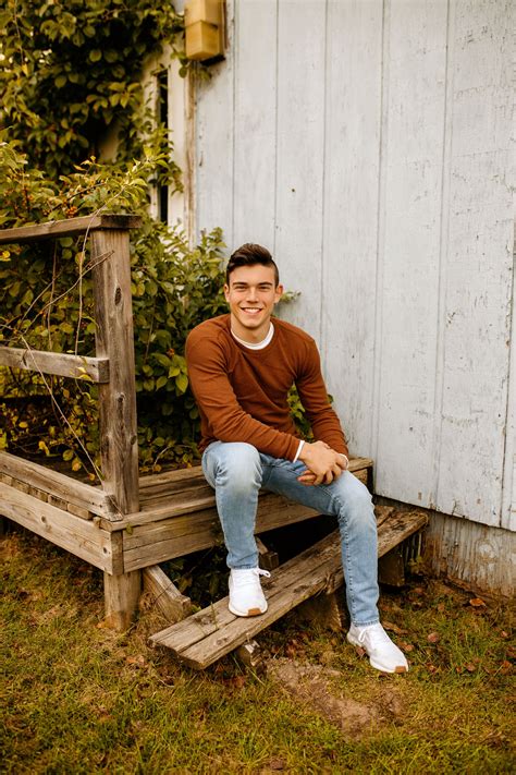 boy senior picture poses rochester hills michigan michigan