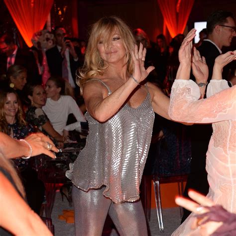 17 Things I Noticed While Watching Goldie Hawn’s Perfect Dancing Video