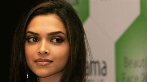 bollywood actress deepika padukone fights back against times of india s