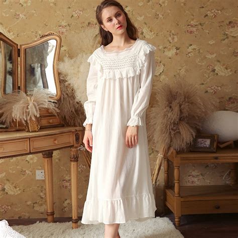 Women Cute Lace Royal Gowns Sexy White Pure Cotton Long Warm Nightgowns