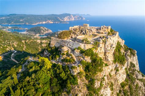 urlaub auf korfu reisefuehrer fuer die gruene griechische insel