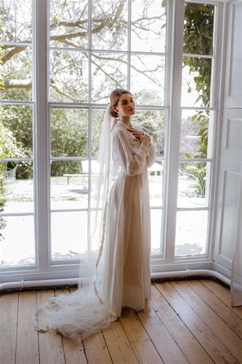 Inspirational Editorial A Pre Raphaelite Inspired Wedding Concept By