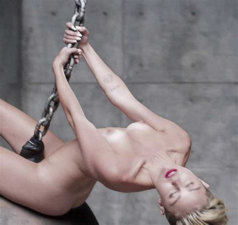 miley cyrus naked outtakes from wrecking ball taxi driver movie