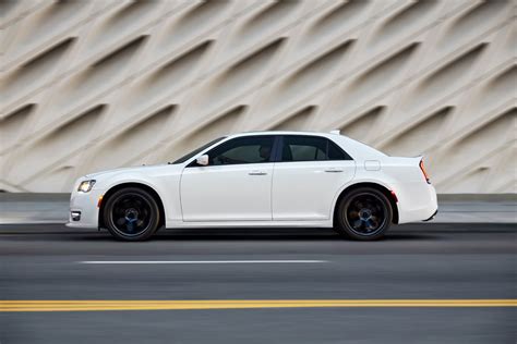New And Used Chrysler 300 Prices Photos Reviews Specs The Car