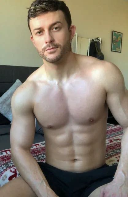 Shirtless Male Hunk Muscular Physique Gym Jock Scruffy Man Photo 4x6