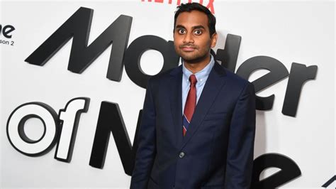 master of none star aziz ansari says i m single now at season 2 premiere abc news