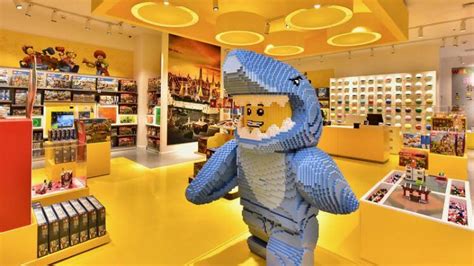 lego  opened   store  thailand retail leisure