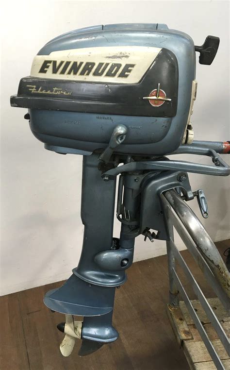 lot  evinrude fleetwin  outboard motor