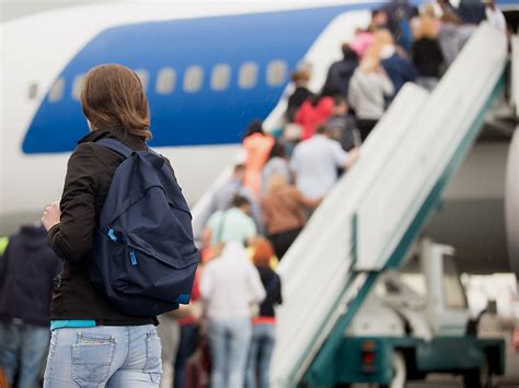 drunks   plane   disruptions  passengers   delays  pay  price