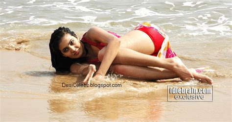 film actress hot pics anuradha mehta expose boobs and thighs in wet