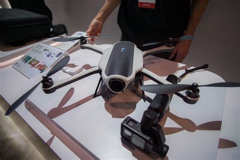 gopro opuszcza rynek dronow zwalnia ludzi  trafi na sprzedaz
