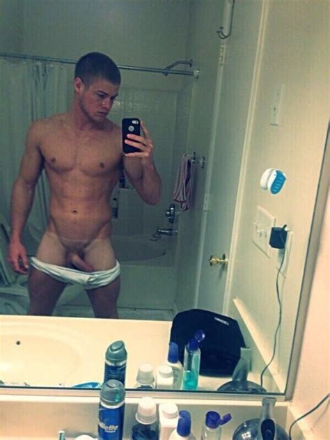 naked guys selfies — hot nude guys self pics from instagram tumblr snapchat kik twitter