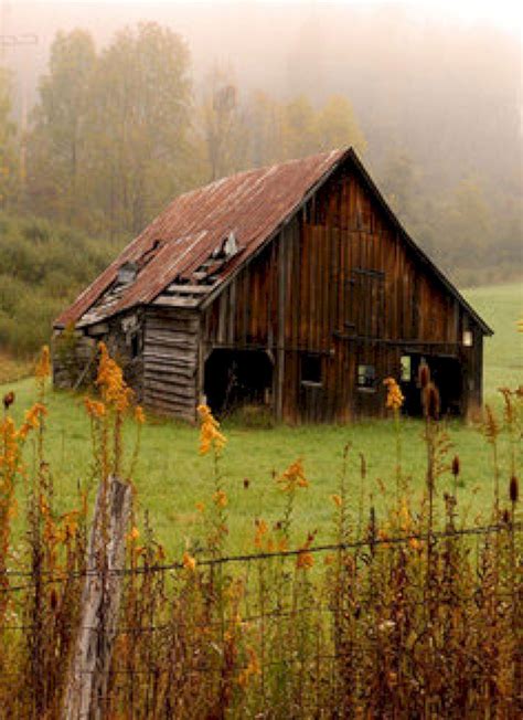 45 Beautiful Classic And Rustic Old Barns Inspirations Barn Pictures