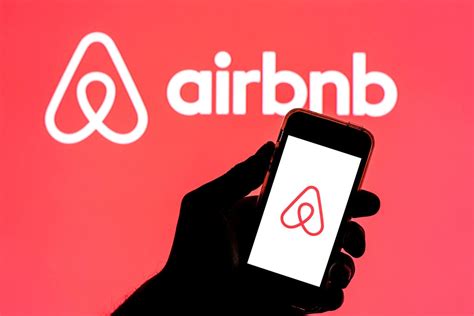 airbnb stock  buy