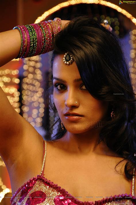 anita hassanandani spicy pics showing her sexy navel and cleavge for item song anita