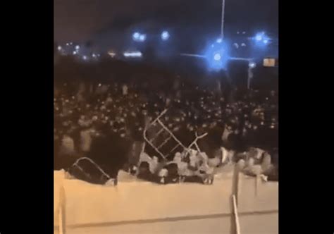 Videos Chinese Riots Break Out In Cities Demands For Xi Ccp To Resign