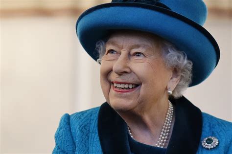 queen elizabeth ii marks 94th birthday without fanfare my vue news