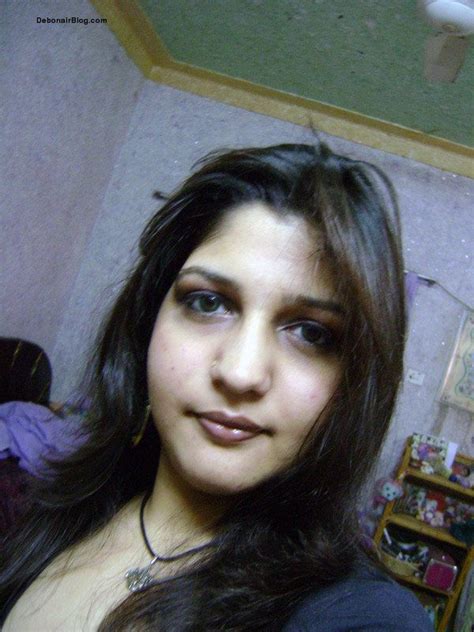 pakistani babe removing bra and taking photos indian