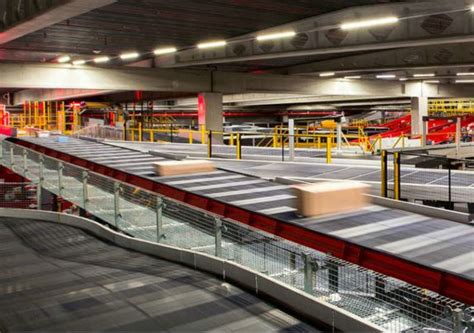 dhl introduceert nieuwe sorteertechniek voor kleine pakketten warehouse totaal