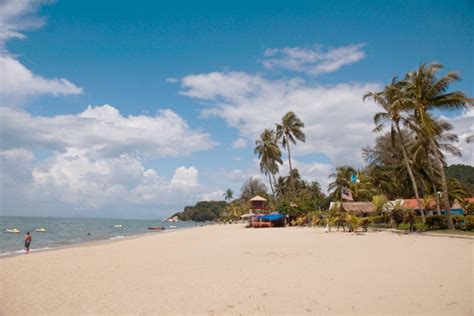 batu ferringhi beach gowhere malaysia