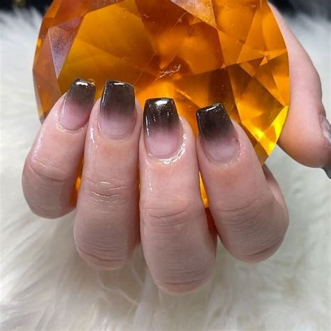 elegant nails spa      customers  employees