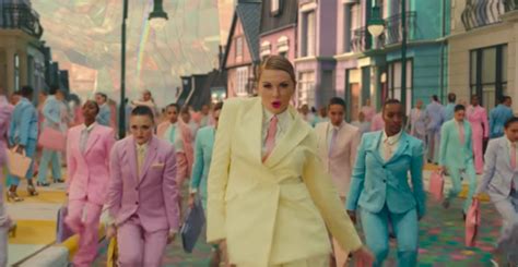 is there queer iconography in taylor swift s new video garage