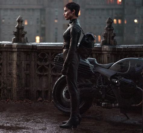 zoë kravitz s catwoman costume reveals a lot about her character