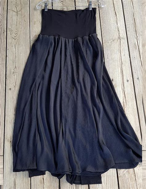 black skirt capriccio