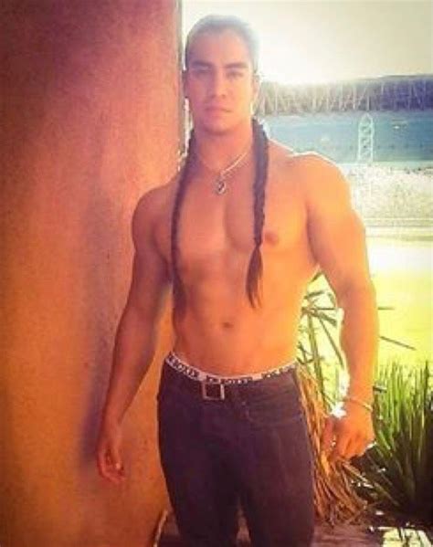 Pin By On 青龍 Native American Models Native American Men