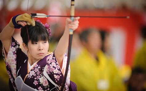 jeffrey friedls blog badass japanese archery    ladies turn