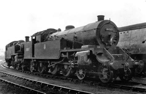 tracks train  site photo urie class   southern railway steam loco