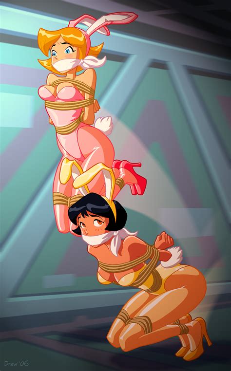 rule 34 2006 alex totally spies arms behind back