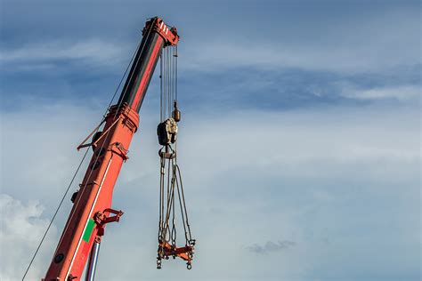 industrial hoist  crane operation ensuring load control