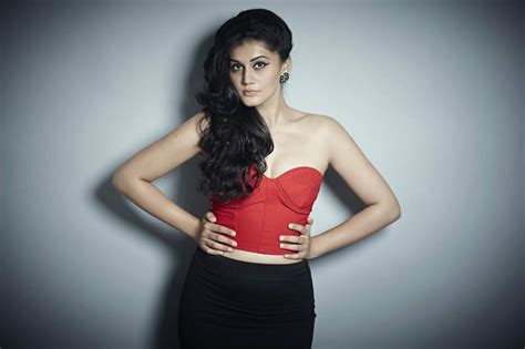 100 taapsee pannu hot and sexy latest images collections